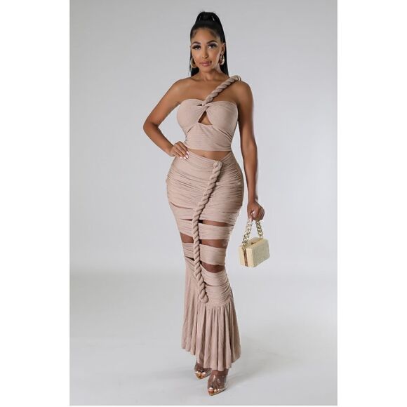 Cut-Out Dress Nude Color Size M Brand New - Picture 1 of 5